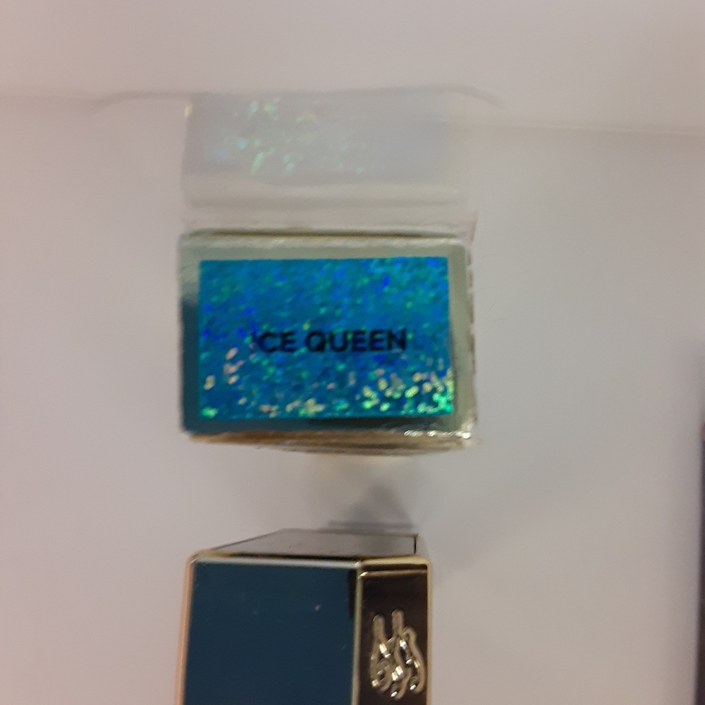 Too Faced tutti frutti twinkle twinkle liquid glitter eyeshadow - Picture 2 of 3